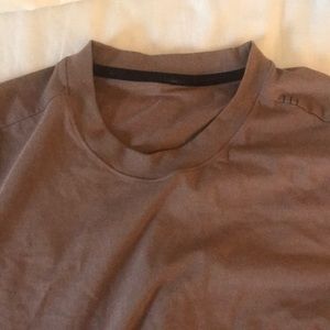 Lululemon zeroed in t-shirt